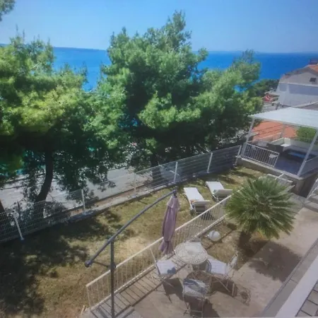 Semesterbostad Carmen Jesenice (Split-Dalmatia)